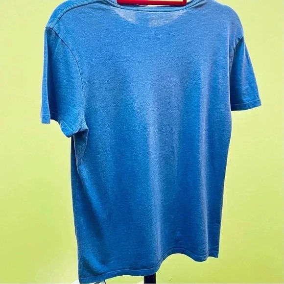 Banana Republic T Shirt - Picture 3 of 3